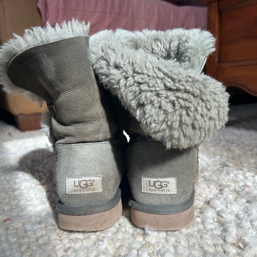 UGG green mid Shearling Boots